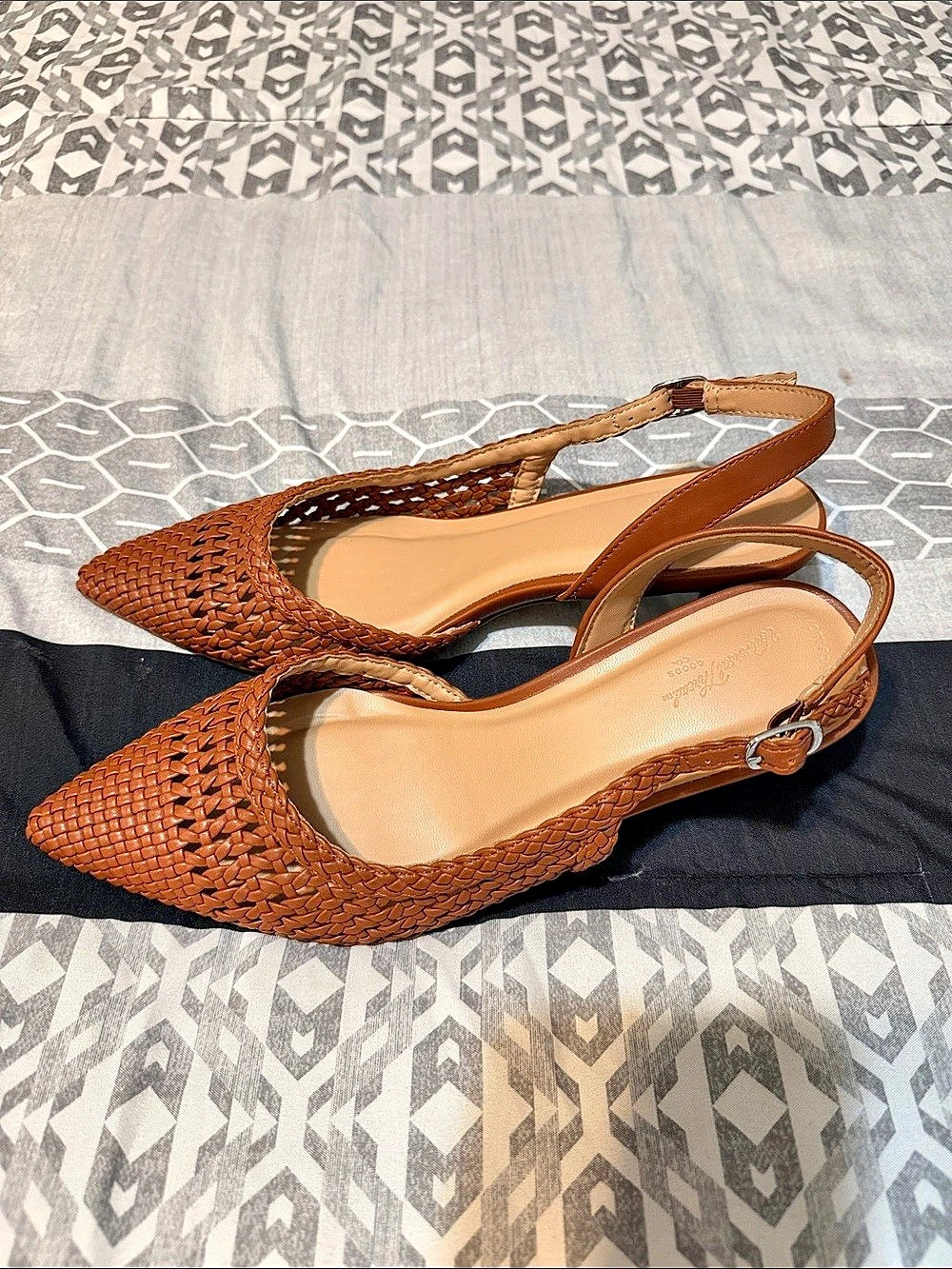 Universal thread Woven Pointed-Toe Slingback Heels Brown US 7.5 - Picture 2 of 6